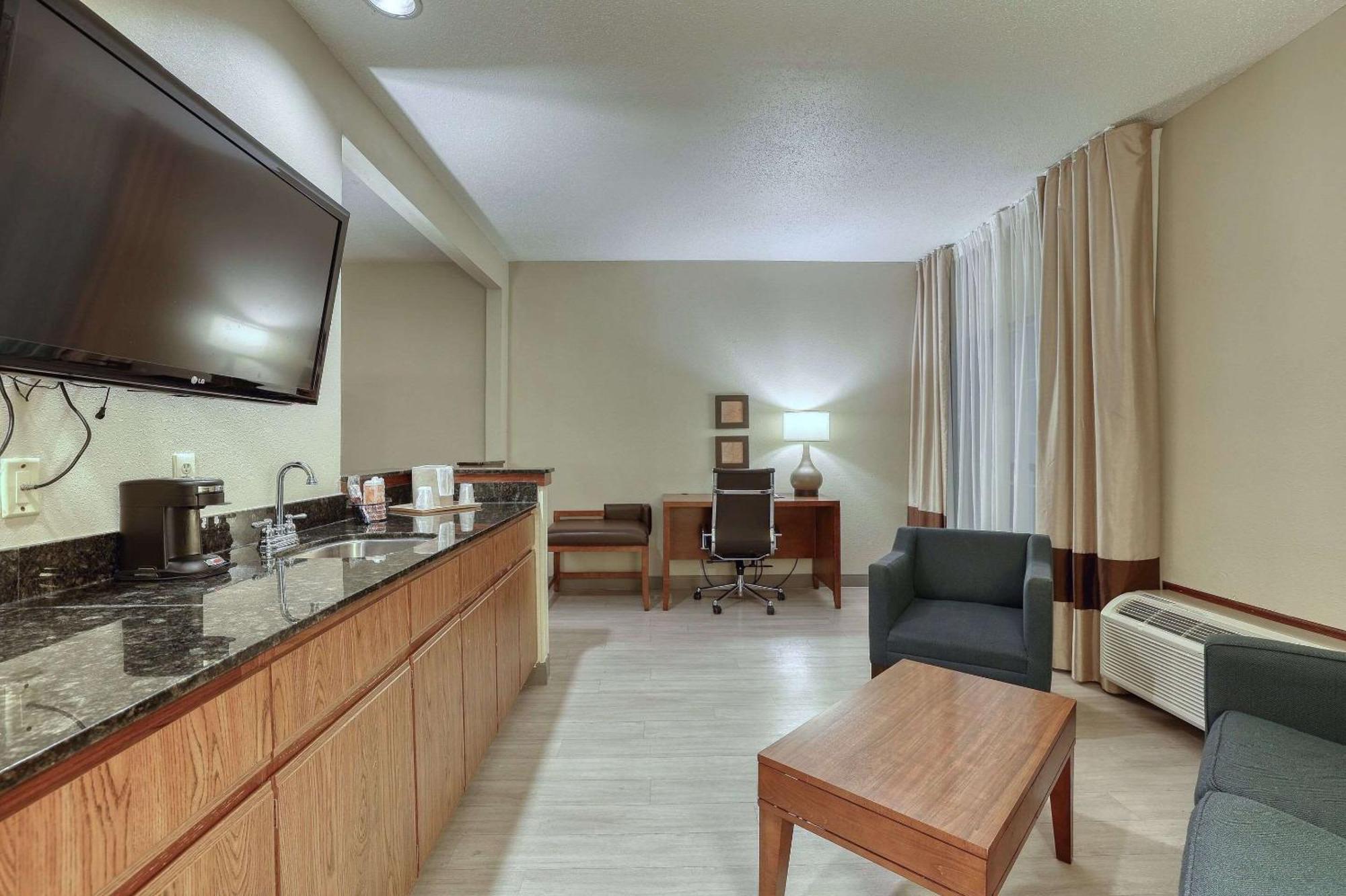 Comfort Suites Appleton Airport Kültér fotó