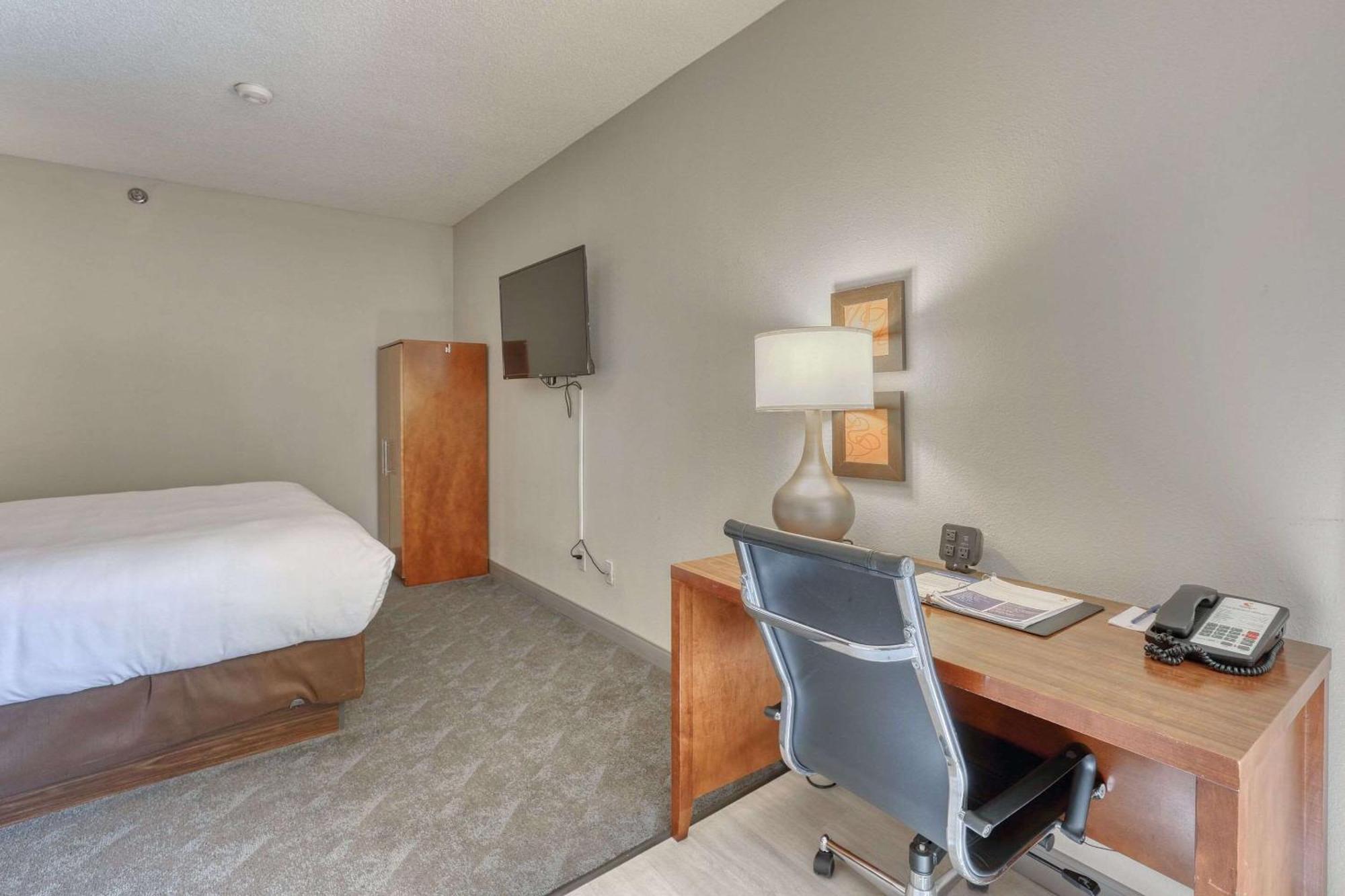 Comfort Suites Appleton Airport Kültér fotó